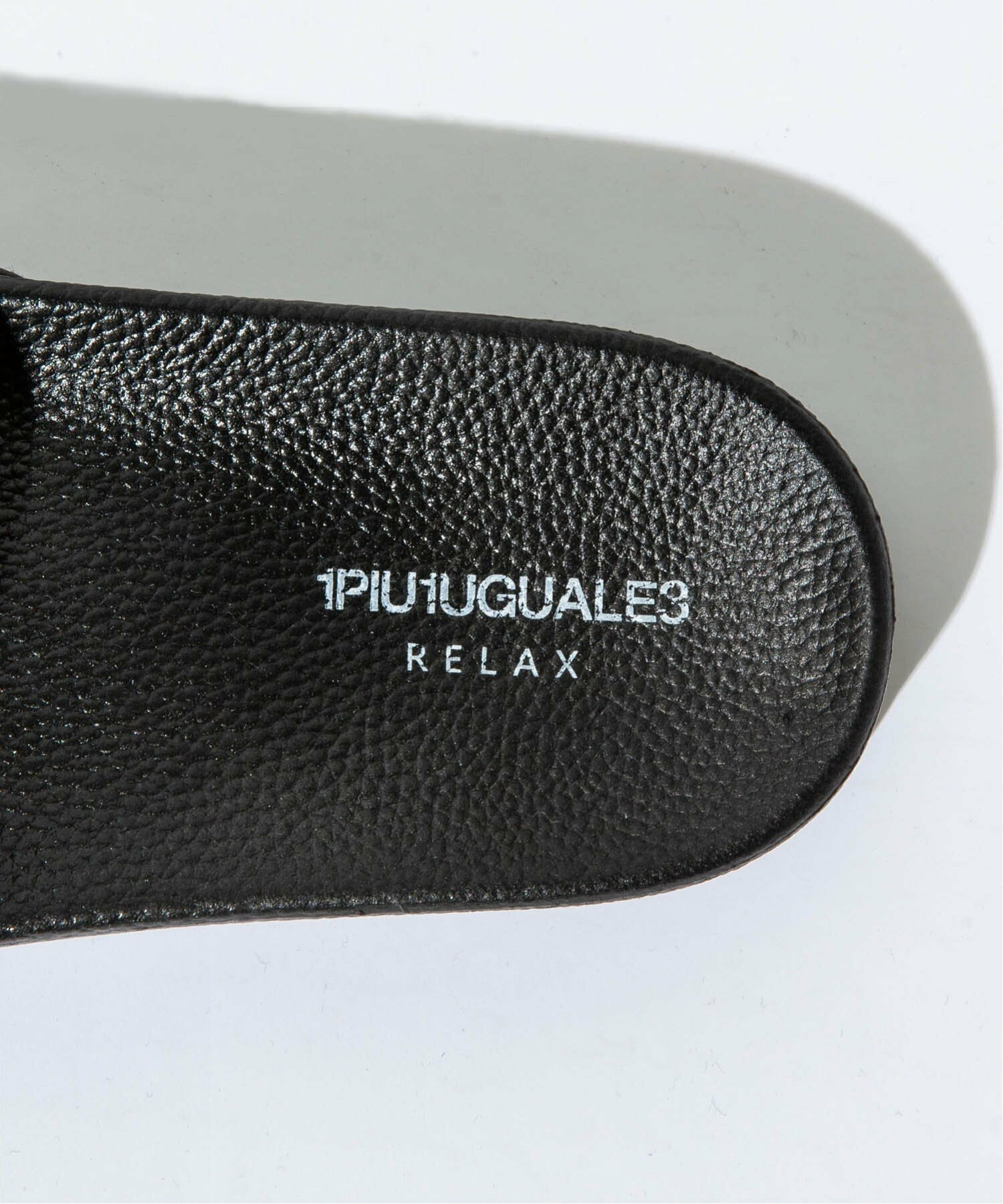 (M)1PIU1UGUALE3 RELAX/レインボーサガラ刺繍シャワーサンダル